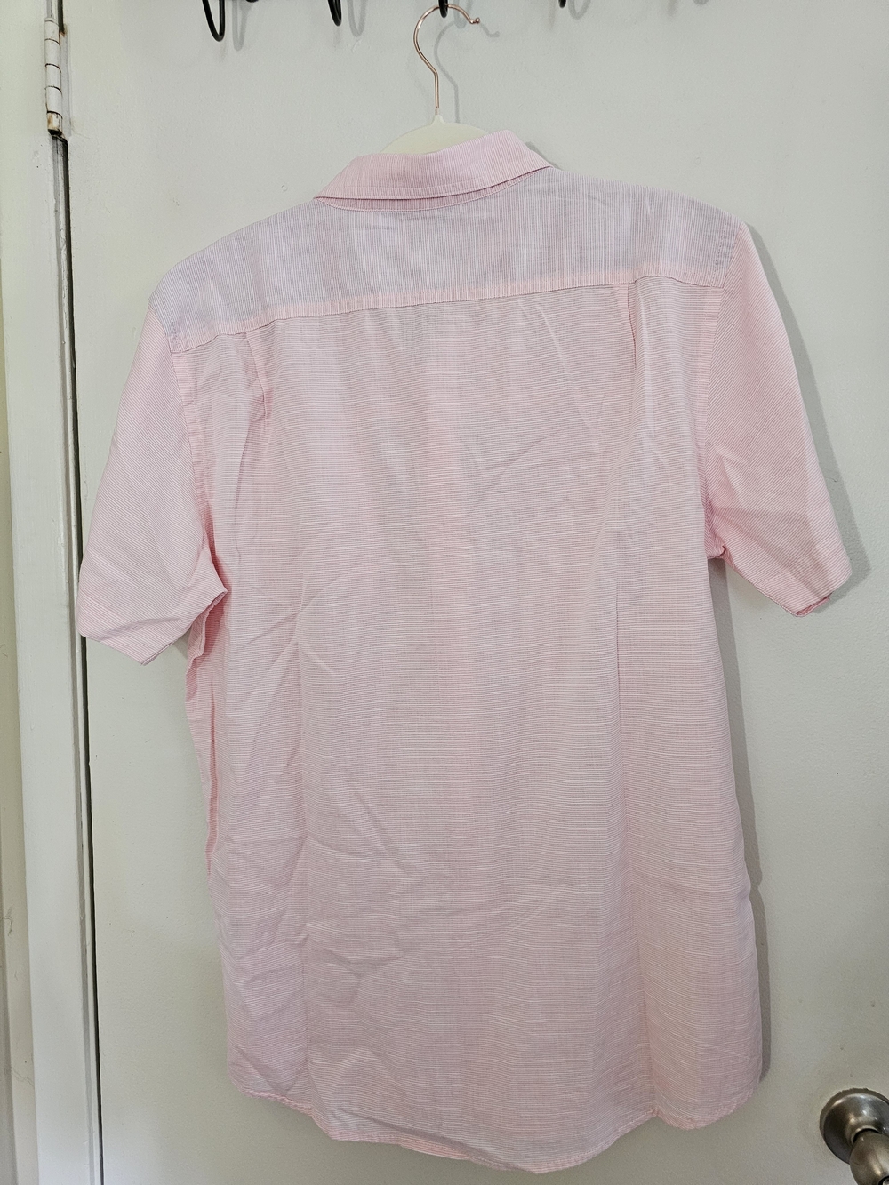 IZOD Men's Pink Short-Sleeve Linen-Blend Button Down Shirt - Picture 5 of 5